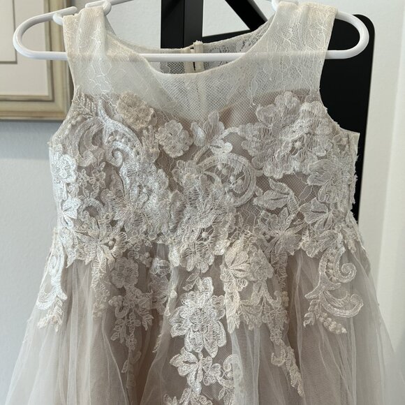 David's Bridal Lace Illusion & Tulle Flower Girl Dress WG1411 Ivory/Champagne 2T - Picture 6 of 12